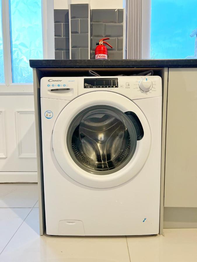 Cheerful 3 Bedroom Home With Netflix And Wi-Fi มิดเดิลตัน ภายนอก รูปภาพ