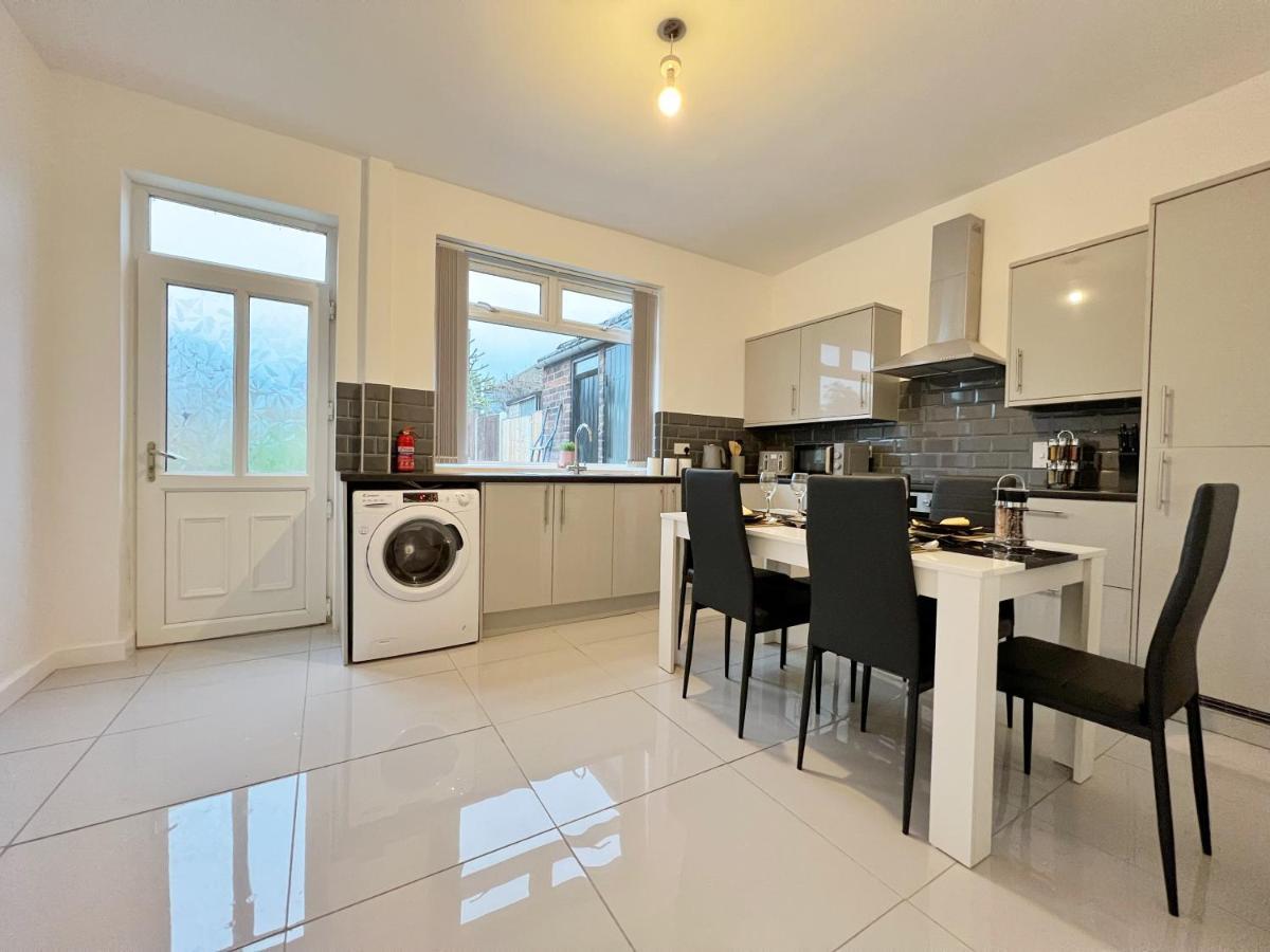 Cheerful 3 Bedroom Home With Netflix And Wi-Fi มิดเดิลตัน ภายนอก รูปภาพ
